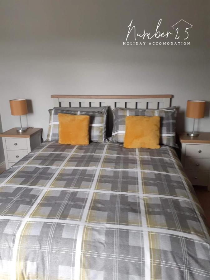Number 25 Self Catering Apartments Ederney Ardess 외부 사진