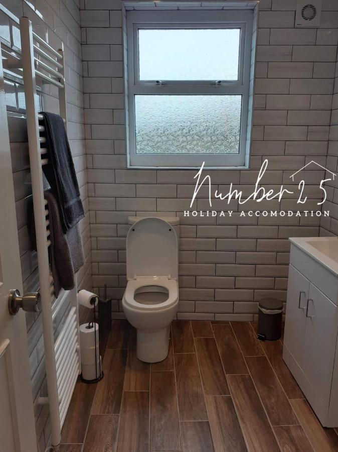 Number 25 Self Catering Apartments Ederney Ardess 외부 사진