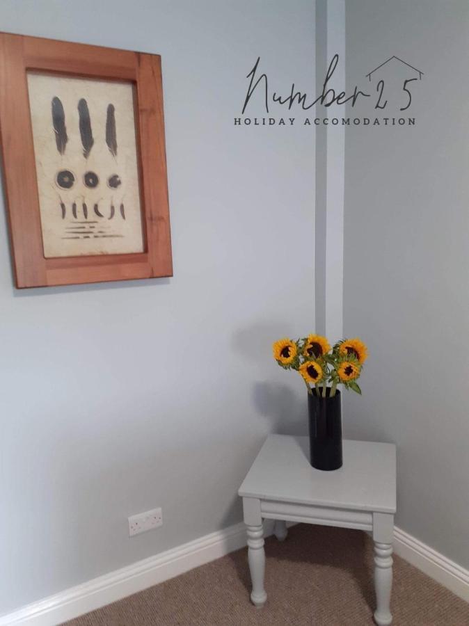 Number 25 Self Catering Apartments Ederney Ardess 외부 사진