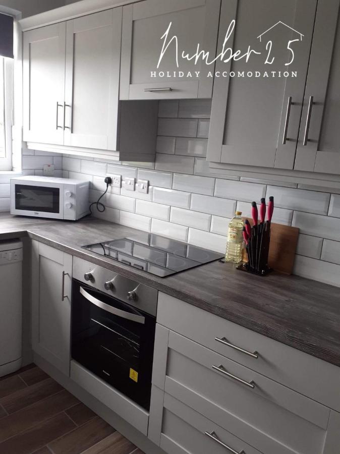 Number 25 Self Catering Apartments Ederney Ardess 외부 사진